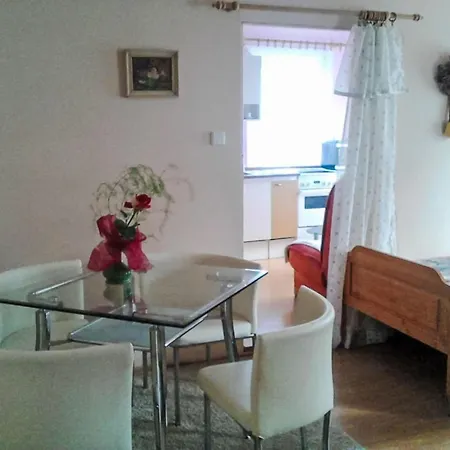 Jiretinska Chaloupka By Interhome